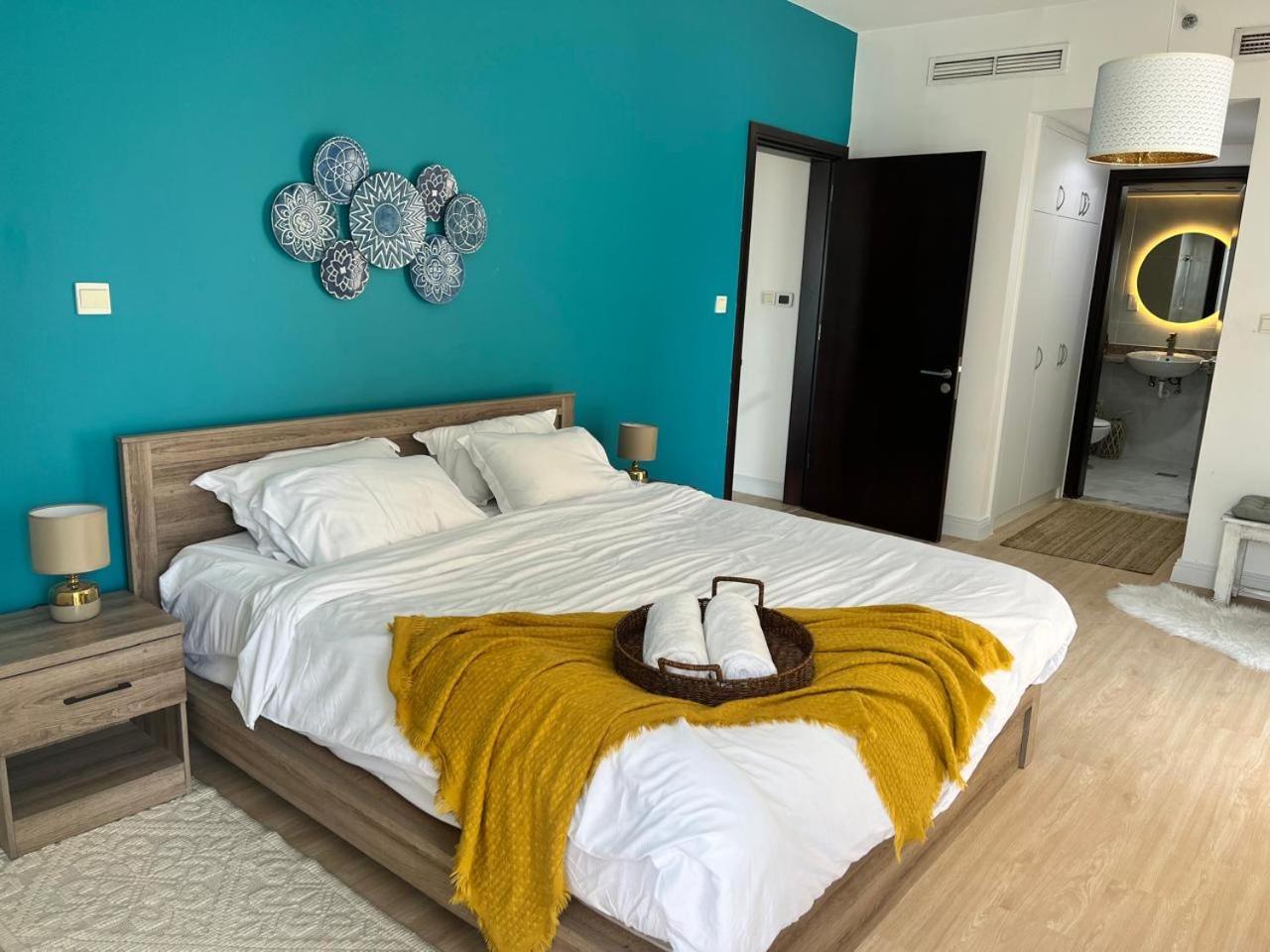 Newly Renovated Marina & Sea View Family Condo ดูไบ ภายนอก รูปภาพ