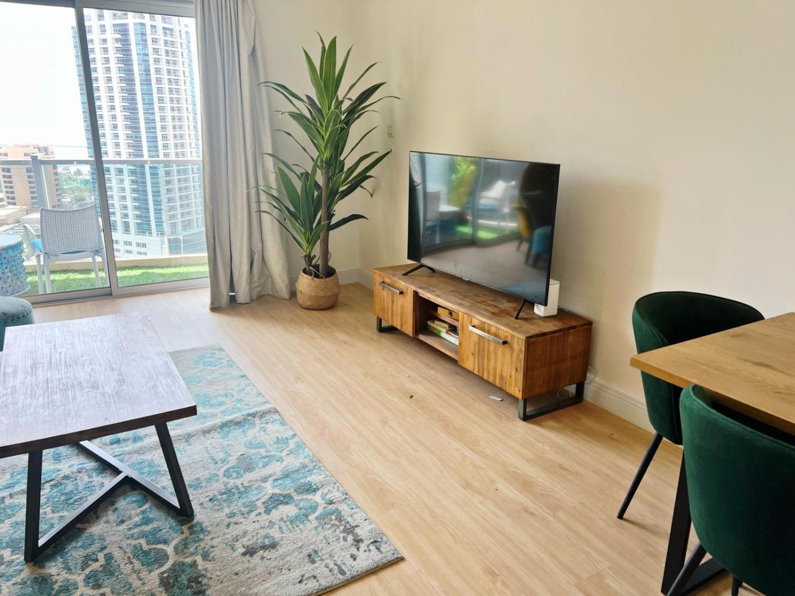 Newly Renovated Marina & Sea View Family Condo ดูไบ ภายนอก รูปภาพ